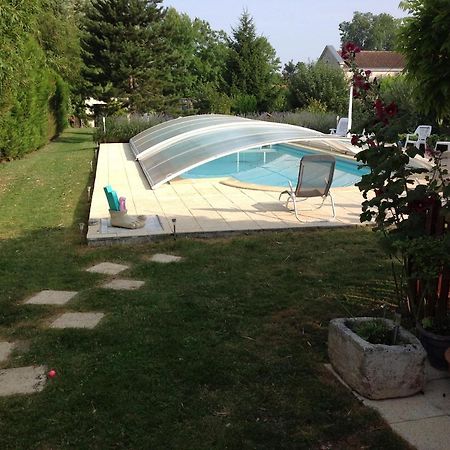 Studio Avec Piscine Privee Jardin Clos Et Wifi A Saint Jean D'Angely Exterior foto